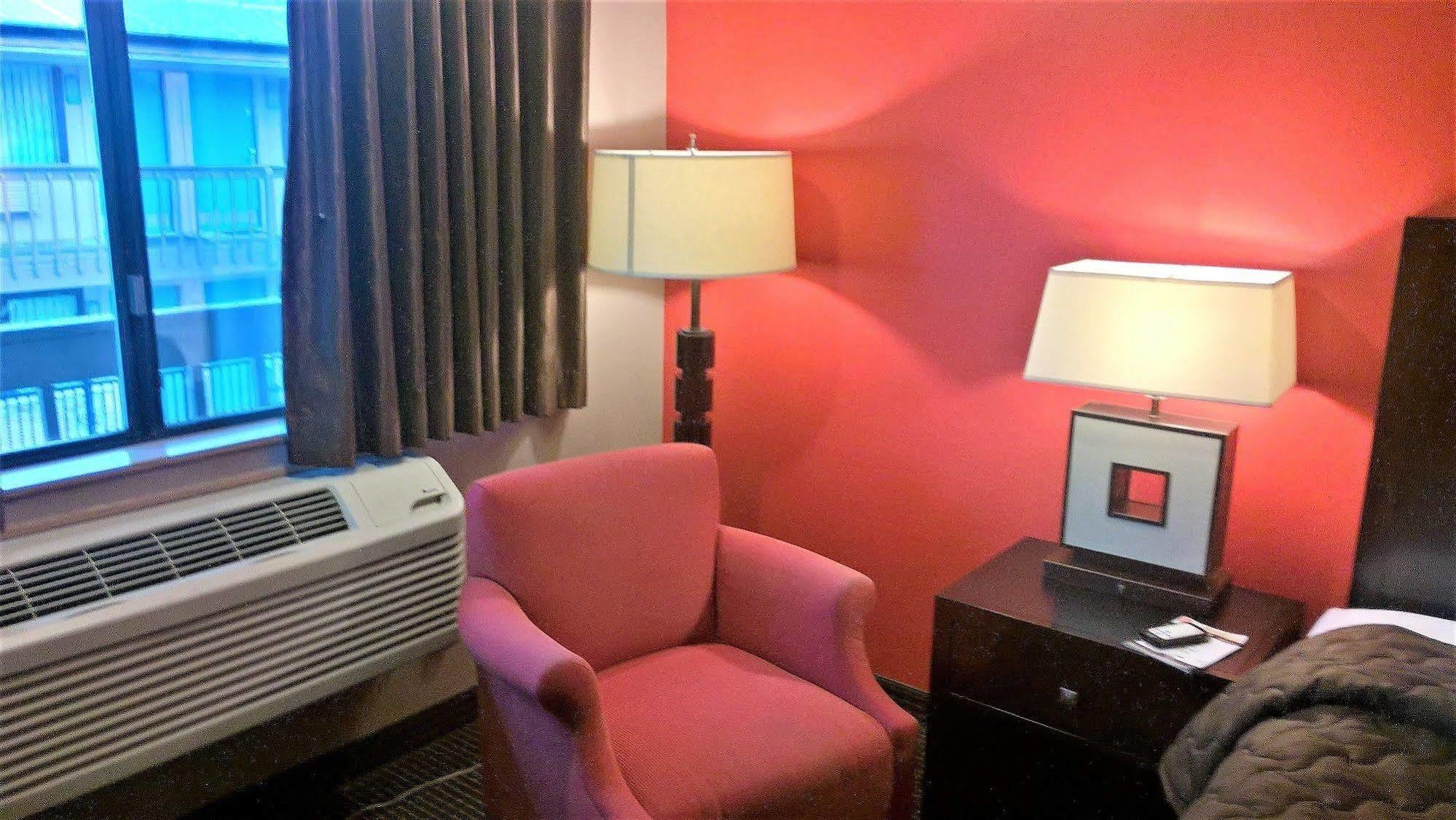 ביברטון Pepper Tree Inn מראה חיצוני תמונה