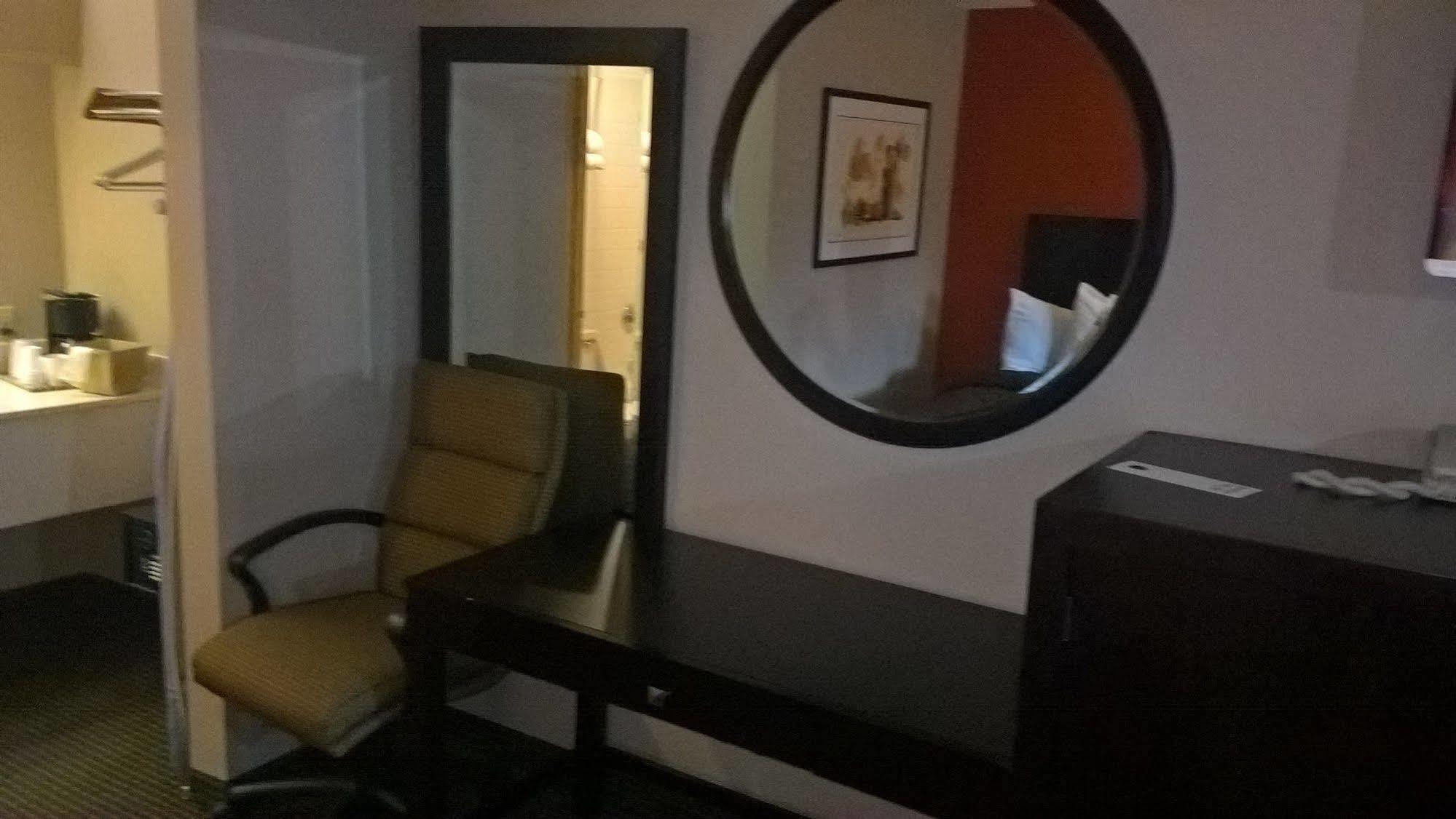 ביברטון Pepper Tree Inn מראה חיצוני תמונה