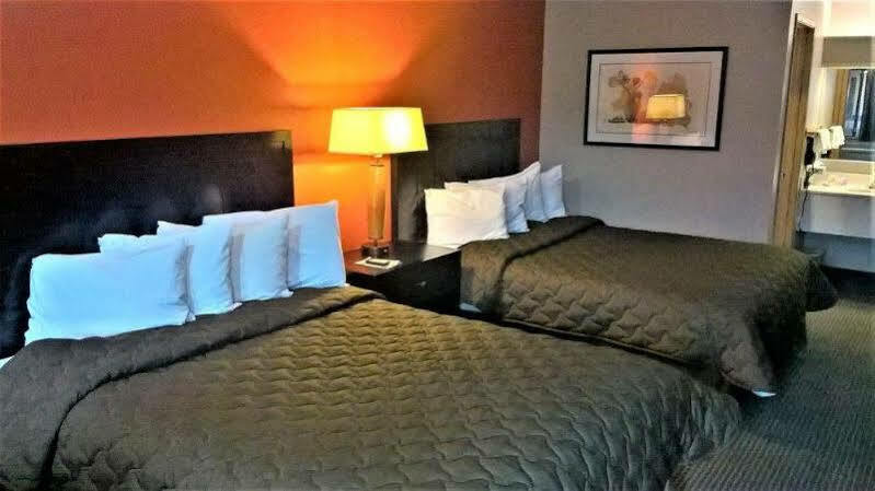 ביברטון Pepper Tree Inn מראה חיצוני תמונה